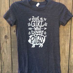 ❌SOLD ON MERC❌ SUPER SOFT Graphic T